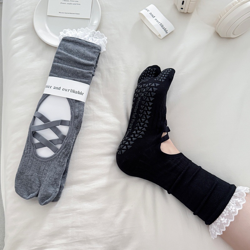جوارب يوغا نسائية بتصميم مفتوح - مراجعة Embellish Knit وسعره